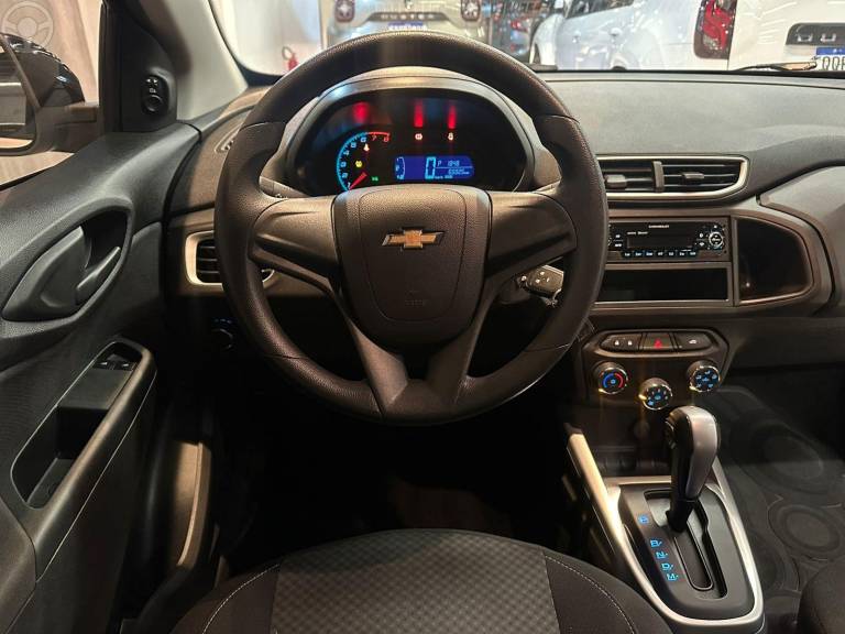 CHEVROLET - ONIX 1.4 ADVANTAGE 8V FLEX 4P AUTOMÁTICO - 2018/2018 - BRANCA - R$ 65.900,00