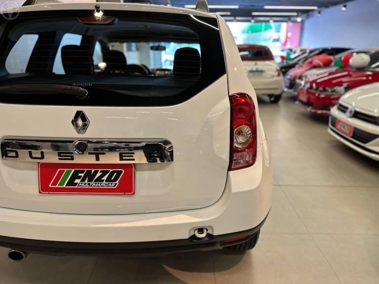 RENAULT - DUSTER 1.6 EXPRESSION 4X2 16V FLEX 4P MANUAL - 2013/2014 - BRANCA - R$ 52.900,00