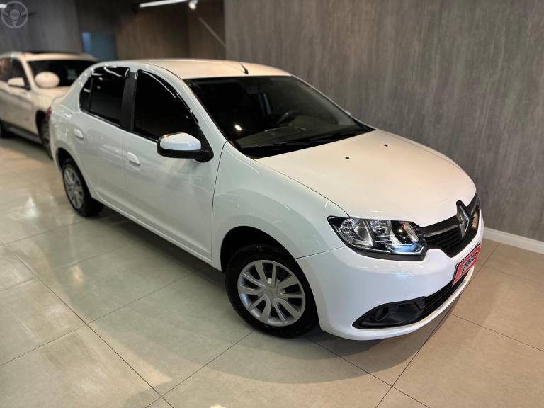 RENAULT - LOGAN 1.0 EXPRESSION 16V FLEX 4P MANUAL - 2015/2015 - BRANCA - R$ 36.900,00