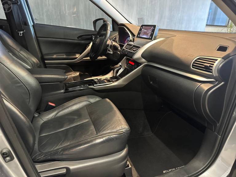 MITSUBISHI - ECLIPSE CROSS 1.5 HPE-S 16V 4P AUTOMÁTICO - 2021/2022 - PRATA - R$ 138.900,00