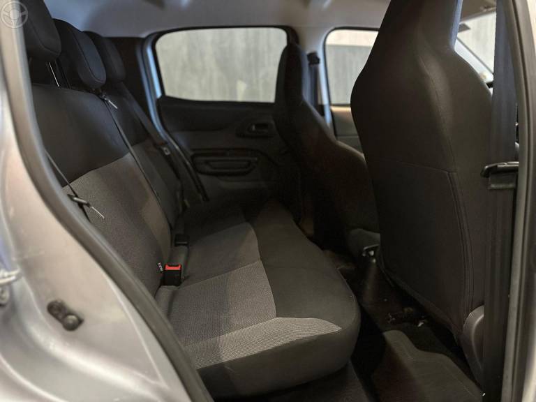 CITROËN - C3 1.0 LIVE PACK 6V 4P FLEX MANUAL - 2023/2023 - PRATA - R$ 65.900,00