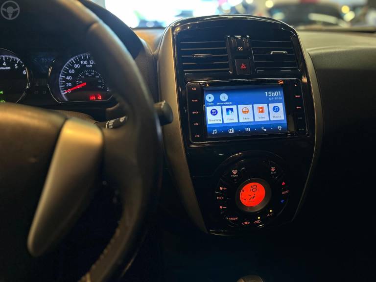 NISSAN - VERSA 1.6 16V FLEX UNIQUE 4P XTRONIC - 2017/2018 - BRANCA - R$ 63.900,00
