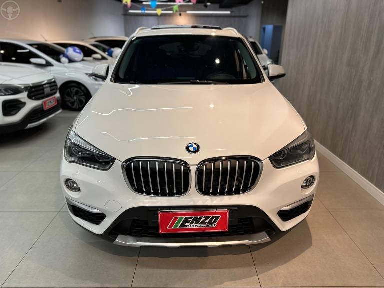BMW - X1 2.0 16V TURBO ACTIVEFLEX SDRIVE20I X-LINE 4P AUTOMÁTICO - 2017/2018 - BRANCA - R$ 134.900,00