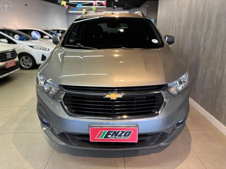 CHEVROLET - SPIN 1.8 PREMIER 8V FLEX 4P AUTOMÁTICO - 2023/2024 - PRATA - R$ 109.900,00