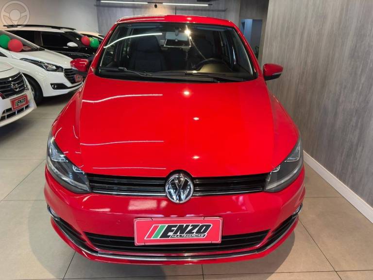 VOLKSWAGEN - FOX 1.6 MI HIGHLINE 8V FLEX 4P MANUAL - 2015/2016 - VERMELHA - R$ 54.900,00