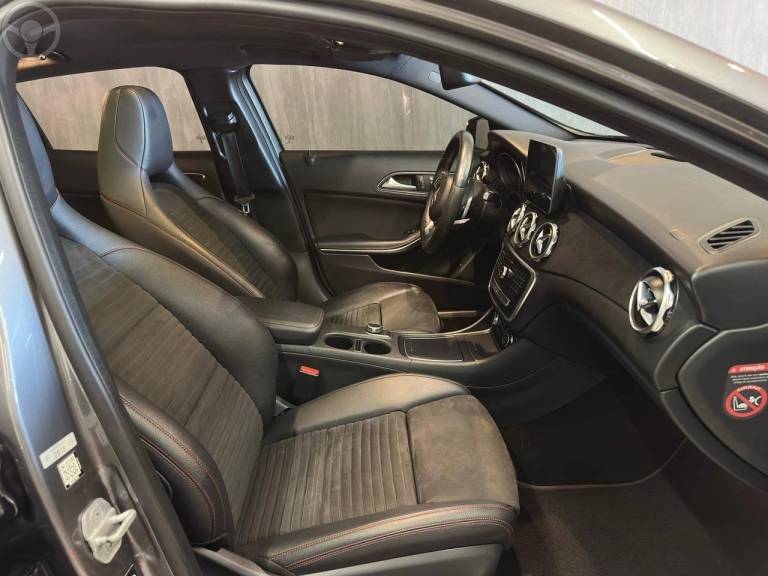 MERCEDES-BENZ - GLA 250 2.0 SPORT 16V TURBO 4X2 4P AUTOMÁTICA - 2018/2018 - CINZA - R$ 149.900,00