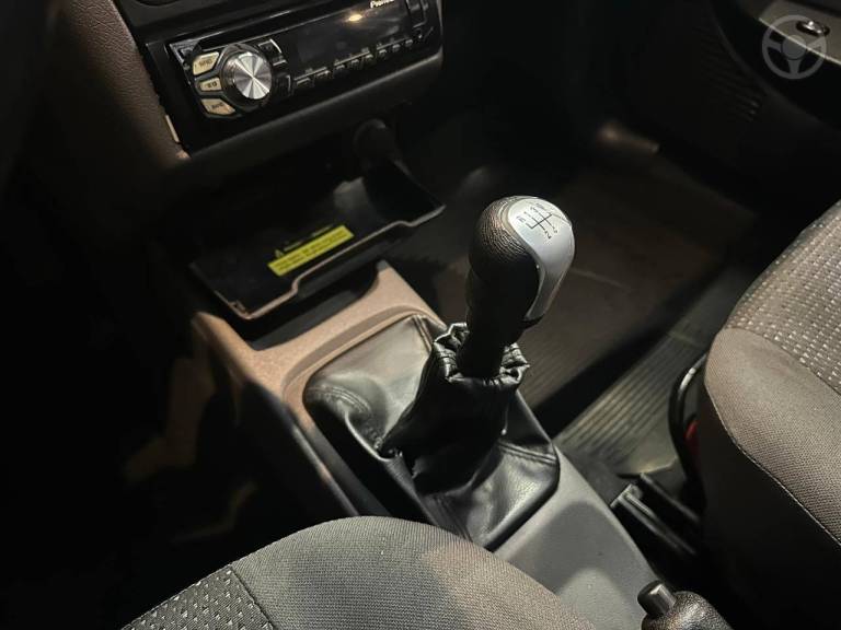 CHEVROLET - CLASSIC 1.0 VHC LS 8V FLEX 4P MANUAL - 2013/2013 - CINZA - R$ 31.900,00