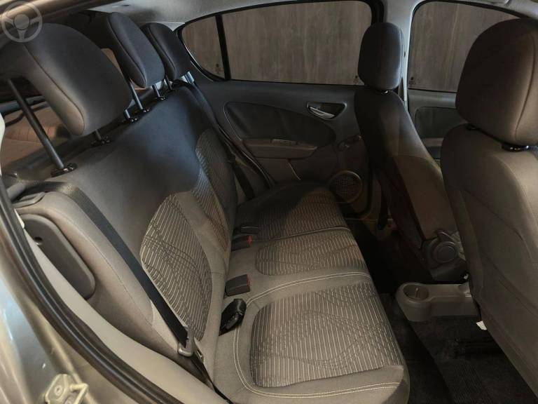 FIAT - PALIO 1.0 MPI ATTRACTIVE 8V FLEX 4P MANUAL - 2013/2014 - CINZA - R$ 36.900,00