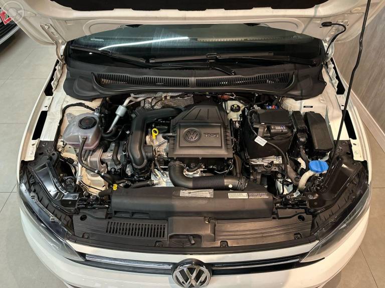 VOLKSWAGEN - POLO 1.0200 TSI HIGHLINE AUTOMÁTICO - 2018/2019 - BRANCA - R$ 82.900,00