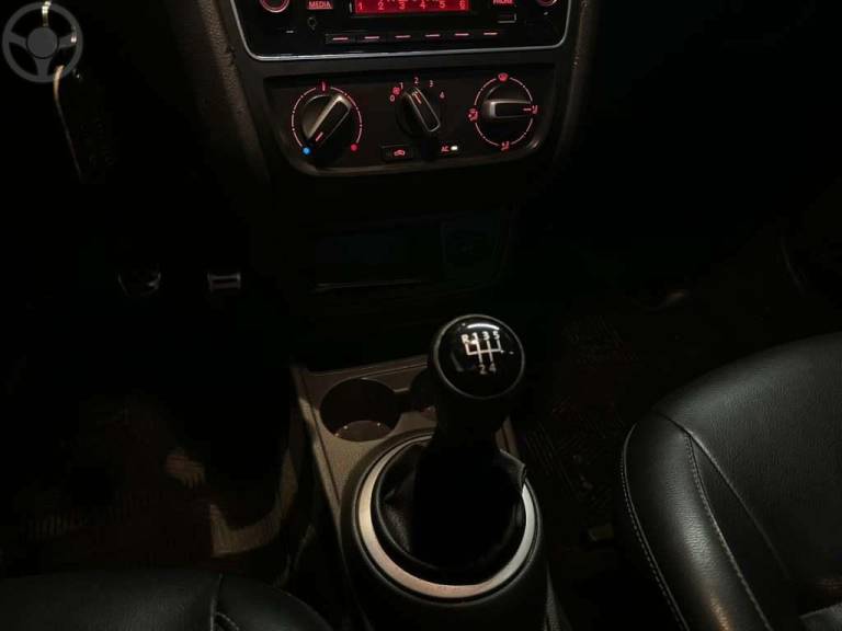 VOLKSWAGEN - SAVEIRO 1.6 CROSS CE 8V FLEX 2P MANUAL - 2013/2014 - VERMELHA - R$ 66.900,00