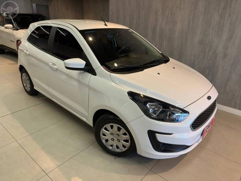 FORD - KA 1.0 SE PLUS 12V FLEX 4P MANUAL - 2018/2019 - BRANCA - R$ 48.900,00