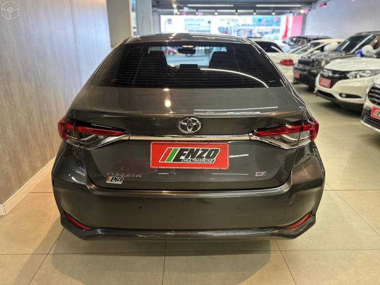 TOYOTA - COROLLA 2.0 XEI 16V FLEX 4P AUTOMÁTICO - 2022/2023 - CINZA - R$ 136.900,00