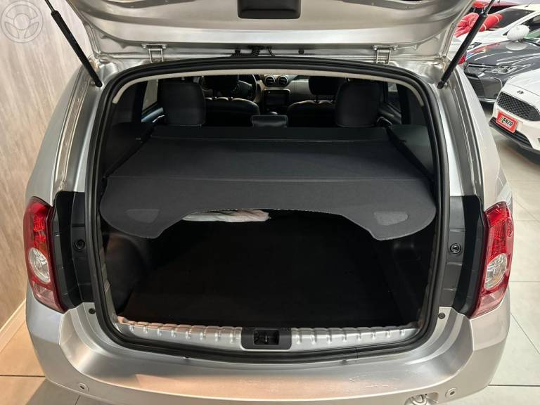RENAULT - DUSTER 2.0 TECH ROAD 4X2 16V FLEX 4P AUTOMÁTICO - 2013/2014 - PRATA - R$ 55.900,00