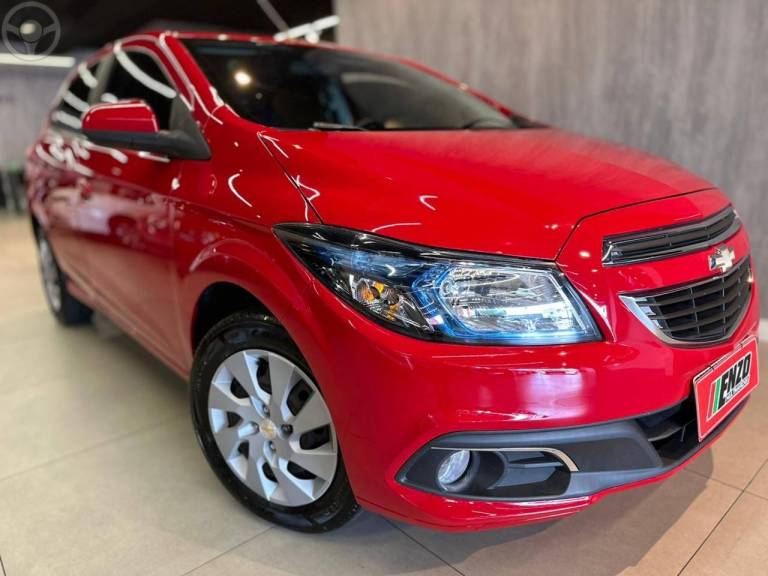 CHEVROLET - ONIX 1.4 MPFI LT 8V FLEX 4P MANUAL - 2015/2016 - VERMELHA - R$ 53.900,00