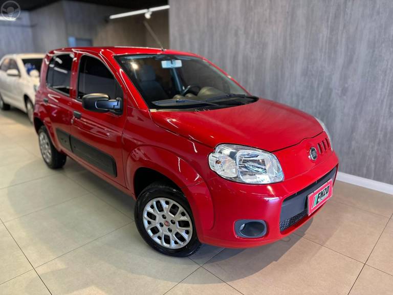 FIAT - UNO 1.0 EVO VIVACE 8V FLEX 4P MANUAL - 2012/2013 - VERMELHA - R$ 31.900,00