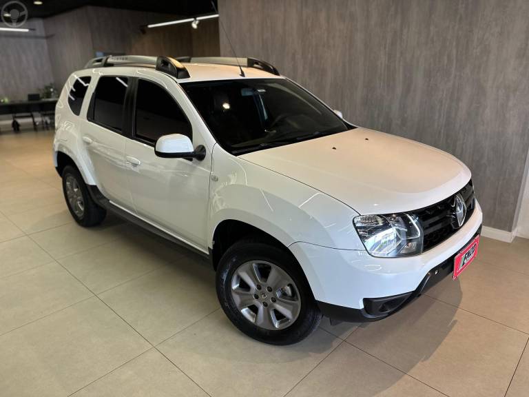 RENAULT - DUSTER 2.0 DYNAMIQUE 4X2 16V FLEX 4P AUTOMÁTICO - 2019/2020 - BRANCA - R$ 74.900,00