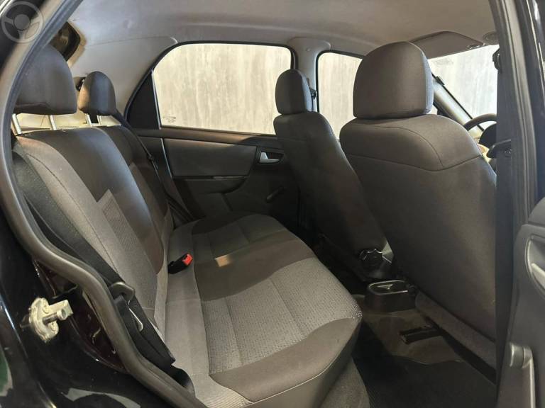 CHEVROLET - CELTA 1.0 MPFI LT 8V FLEX 4P MANUAL - 2011/2012 - PRETA - R$ 31.900,00