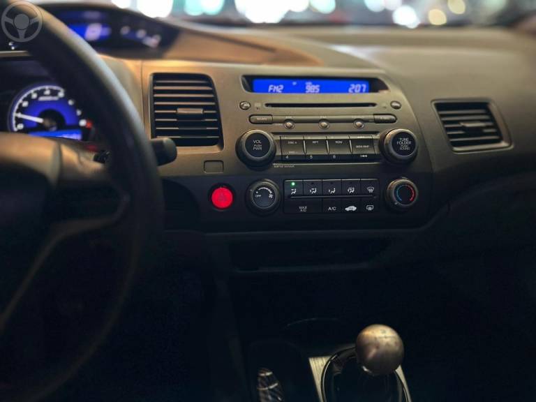 HONDA - CIVIC 1.8 LXS 16V FLEX 4P MANUAL - 2008/2008 - PRATA - R$ 51.900,00