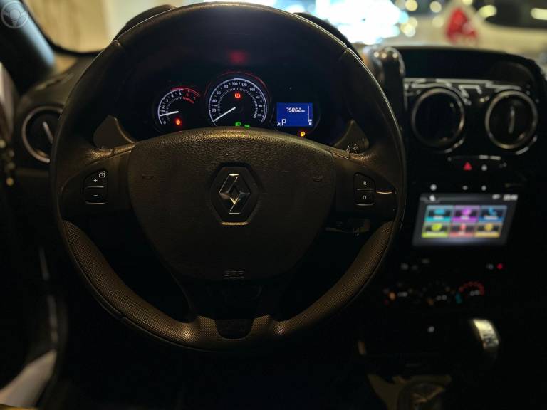 RENAULT - DUSTER OROCH 2.0 16V FLEX DYNAMIQUE AT 4P AUTOMÁTICO - 2016/2017 - PRATA - R$ 74.900,00