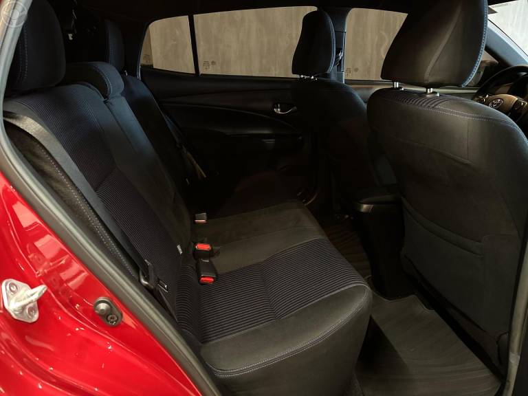 TOYOTA - YARIS 1.5 XL PLUS CONNECT 16V FLEX 4P AUTOMÁTICO - 2021/2022 - VERMELHA - R$ 87.900,00