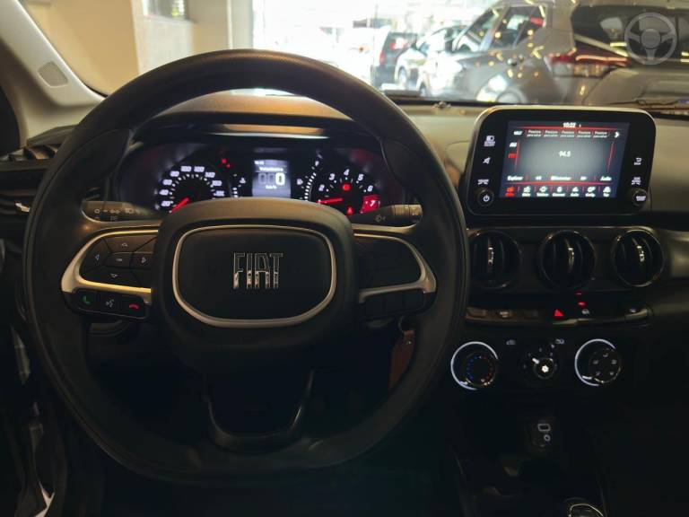 FIAT - CRONOS 1.0 FIREFLY DRIVE FLEX 4P MANUAL - 2024/2025 - PRATA - R$ 83.900,00