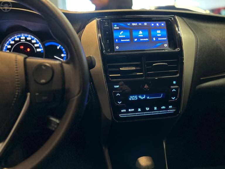 TOYOTA - YARIS 1.5 XL PLUS CONNECT 16V FLEX 4P AUTOMÁTICO - 2021/2022 - VERMELHA - R$ 86.900,00