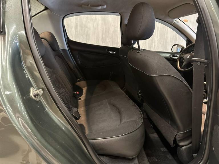PEUGEOT - 207 1.4 SEDAN XR PASSION 8V FLEX 4P MANUAL - 2010/2011 - CINZA - R$ 21.900,00
