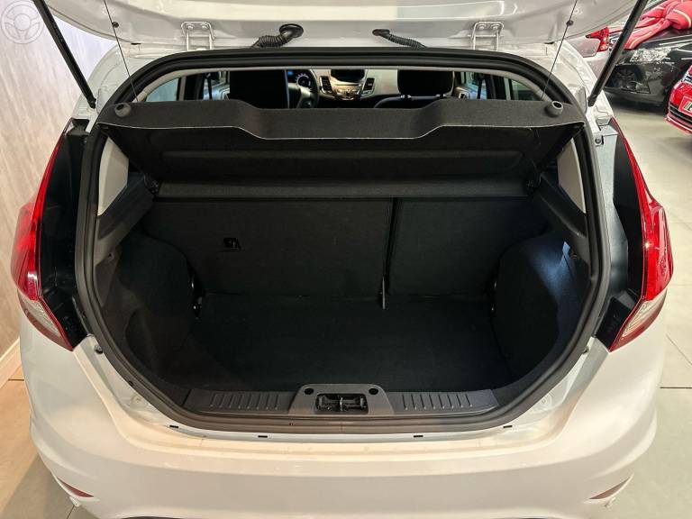 FORD - FIESTA 1.6 SEL HATCH 16V FLEX 4P AUTOMÁTICO - 2018/2018 - BRANCA - R$ 62.900,00