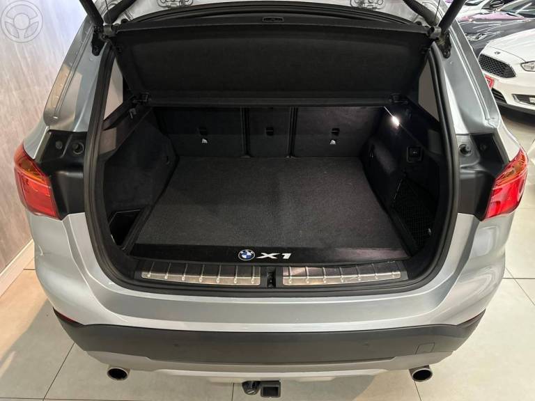 BMW - X1 2.0 16V TURBO SDRIVE20I X-LINE 4P AUTOMÁTICO - 2019/2019 - PRATA - R$ 138.900,00