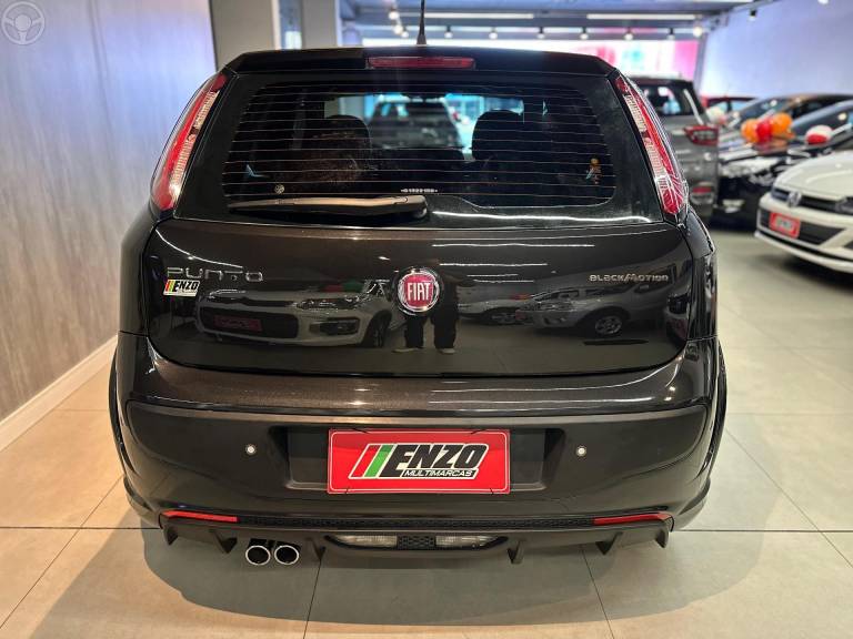 FIAT - PUNTO 1.8 BLACKMOTION 16V FLEX 4P AUTOMATIZADO - 2015/2016 - PRETA - R$ 51.900,00