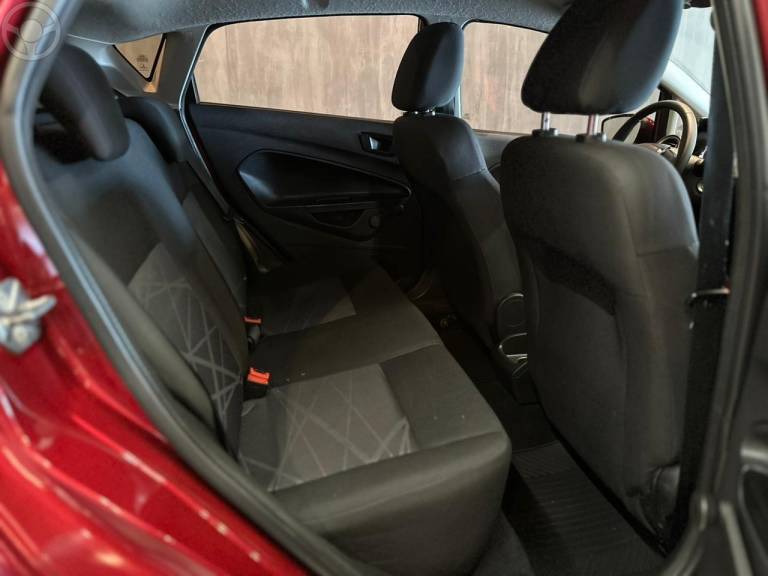 FORD - FIESTA 1.5 S HATCH 16V FLEX 4P MANUAL - 2013/2014 - VERMELHA - R$ 41.900,00