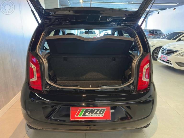 VOLKSWAGEN - UP 1.0 MPI RUN UP 12V FLEX 4P MANUAL - 2016/2017 - PRETA - R$ 49.900,00