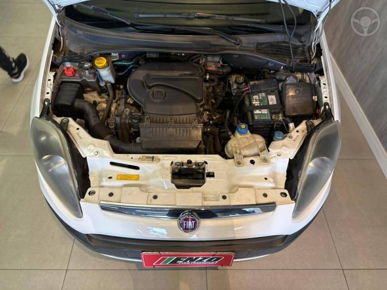 FIAT - PUNTO 1.4 ATTRACTIVE 8V FLEX 4P MANUAL - 2013/2014 - BRANCA - R$ 44.900,00