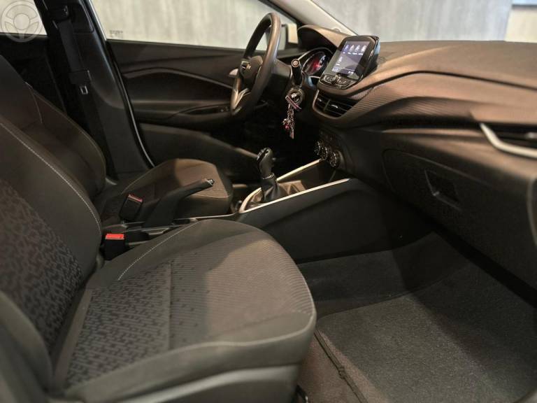 CHEVROLET - ONIX 1.0 LT 12V FLEX 4P MANUAL - 2020/2020 - BRANCA - R$ 59.900,00