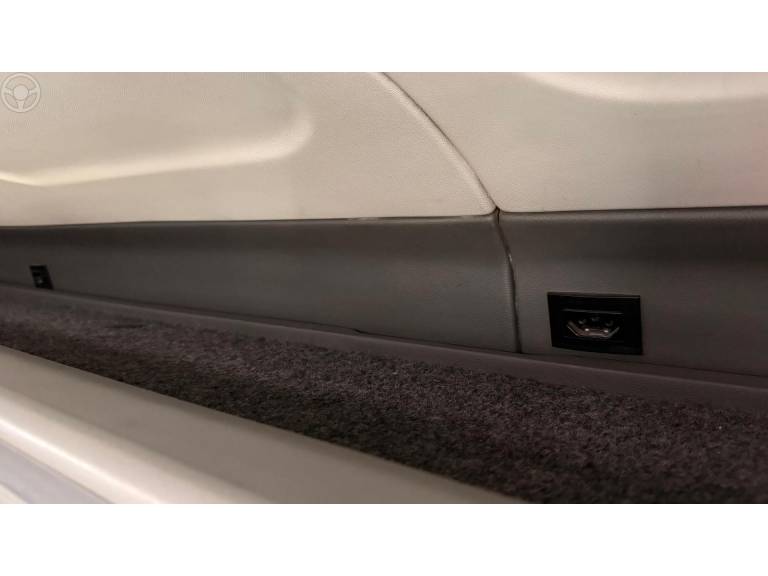 RENAULT - MASTER 2.3 DCI MINIBUS EXECUTIVE L3H2 1 16V DIESEL 4P MANUAL - 2019/2020 - BRANCA - R$ 219.900,00
