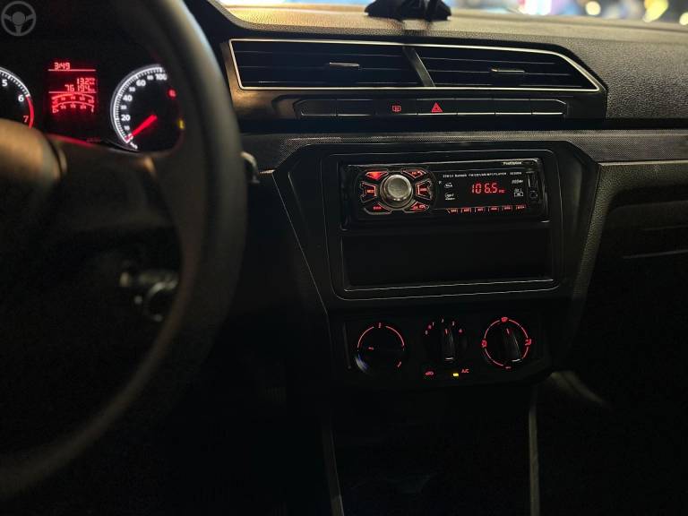 VOLKSWAGEN - GOL 1.0 12V MPI TOTALFLEX 4P MANUAL - 2018/2019 - PRATA - R$ 43.900,00