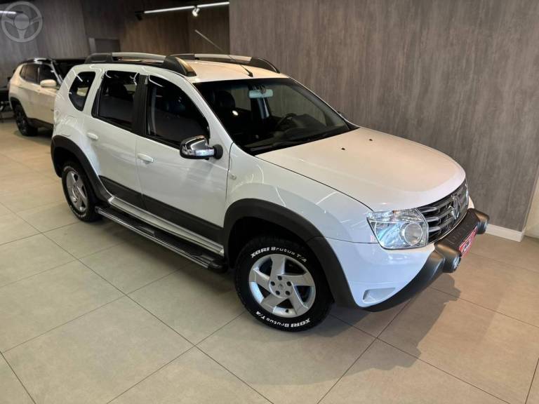 RENAULT - DUSTER 1.6 TECH ROAD 4X2 16V FLEX 4P MANUAL - 2014/2015 - BRANCA - R$ 56.900,00