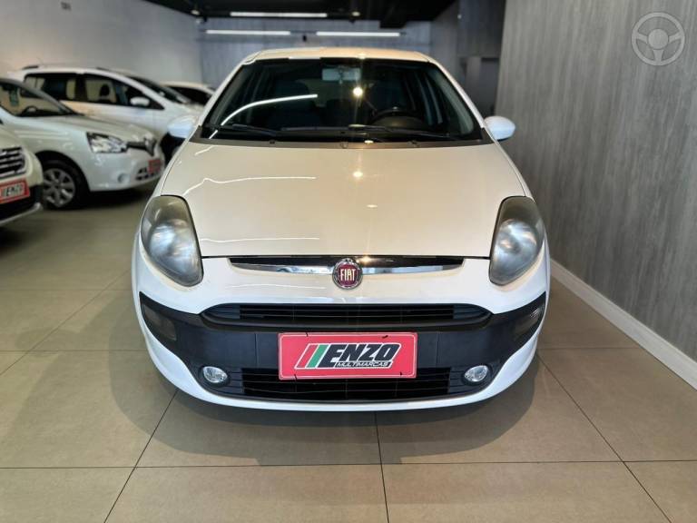 FIAT - PUNTO 1.4 ATTRACTIVE 8V FLEX 4P MANUAL - 2013/2014 - BRANCA - R$ 44.900,00