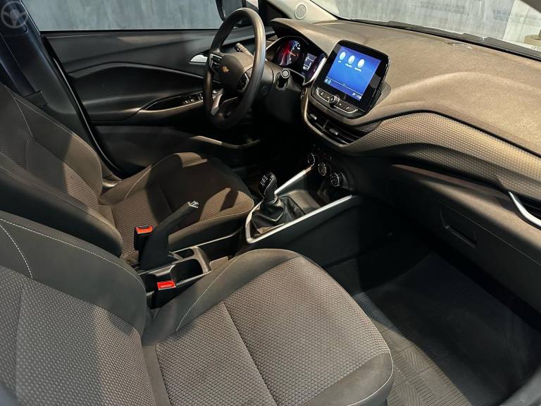 CHEVROLET - ONIX 1.0 LT 12V FLEX 4P MANUAL - 2022/2023 - PRATA - R$ 74.900,00