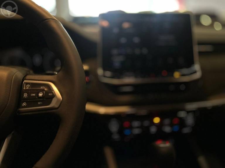 JEEP - COMMANDER 1.3 LIMITED T270 16V 4X2 TURBO FLEX 4P AUTOMÁTICO - 2025/2025 - BRANCA - R$ 203.900,00