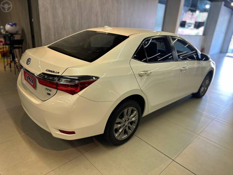 TOYOTA - COROLLA 2.0 XEI 16V FLEX 4P AUTOMÁTICO - 2018/2019 - BRANCA - R$ 109.900,00