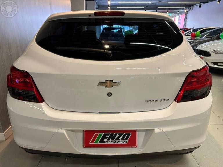 CHEVROLET - ONIX 1.4 MPFI LTZ 8V FLEX 4P AUTOMÁTICO - 2014/2015 - BRANCA - R$ 59.900,00