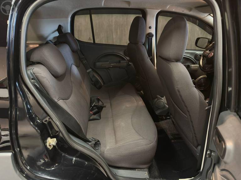 FIAT - UNO 1.0 EVO WAY 8V FLEX 4P MANUAL - 2010/2011 - PRETA - R$ 32.900,00