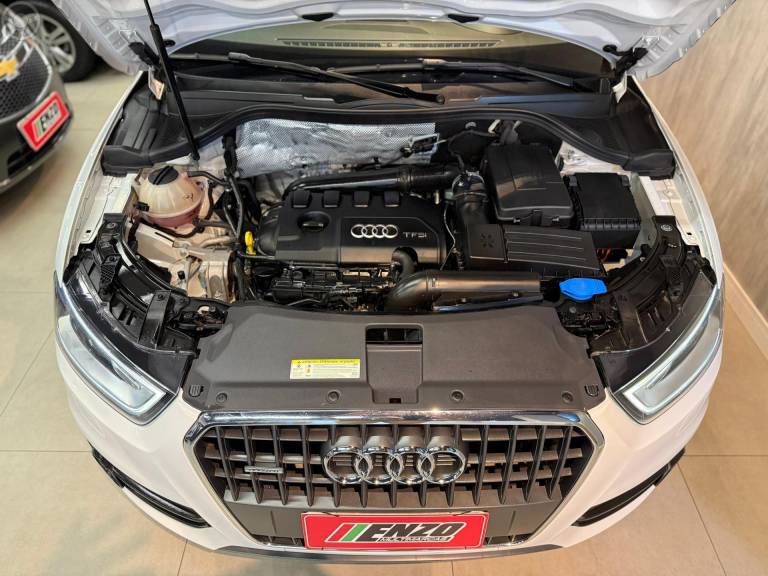 AUDI - Q3 2.0 TFSI AMBIENTE QUATTRO 4P S TRONIC - 2015/2015 - BRANCA - R$ 93.900,00