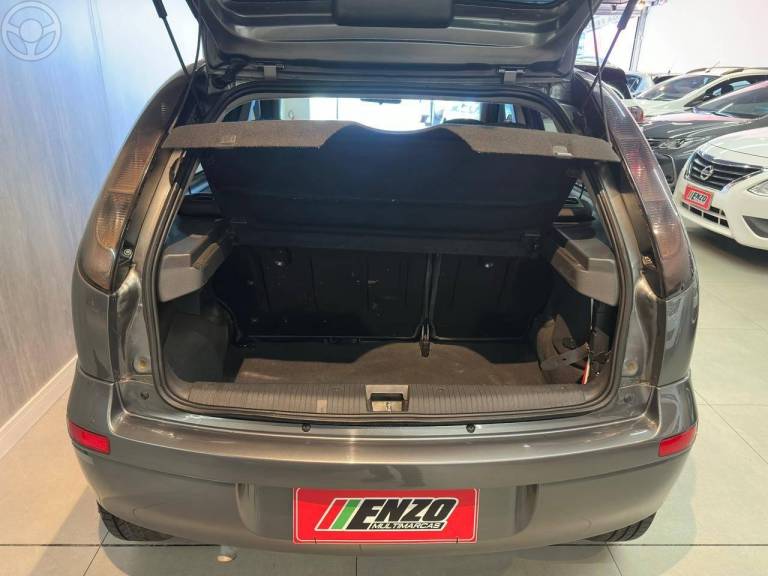 CHEVROLET - CORSA 1.4 MPFI MAXX 8V FLEX 4P MANUAL - 2010/2011 - CINZA - R$ 31.900,00