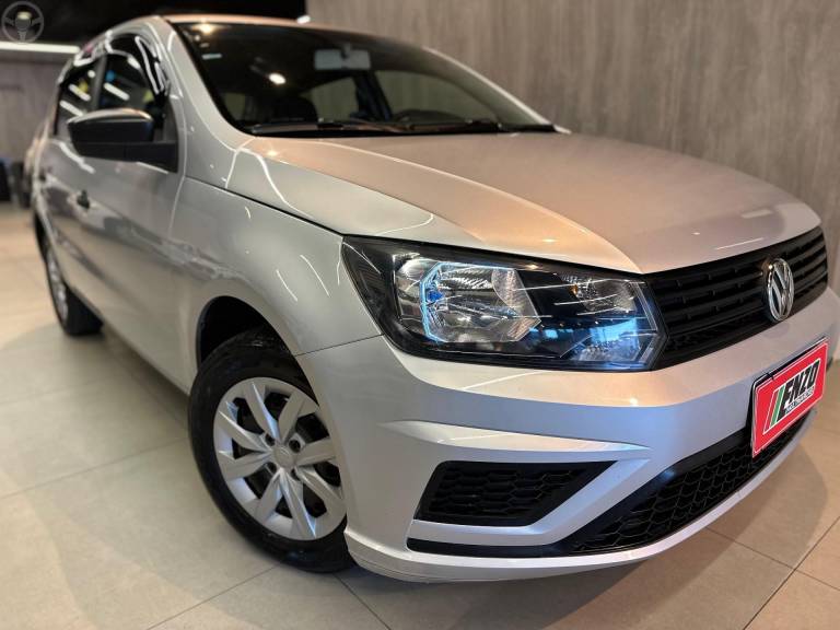 VOLKSWAGEN - GOL 1.0 12V MPI TOTALFLEX 4P MANUAL - 2018/2019 - PRATA - R$ 46.900,00
