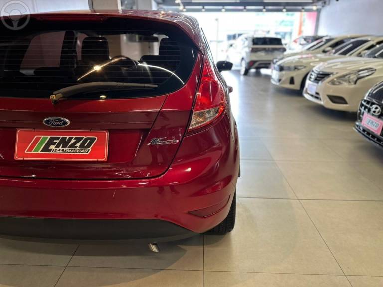 FORD - FIESTA 1.5 S HATCH 16V FLEX 4P MANUAL - 2013/2014 - VERMELHA - R$ 41.900,00
