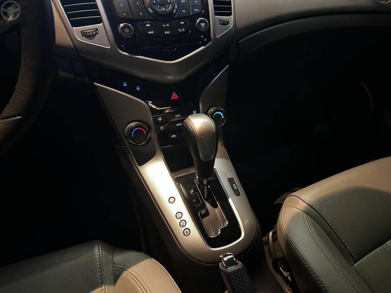 CHEVROLET - CRUZE 1.8 LTZ SPORT6 16V FLEX 4P AUTOMÁTICO - 2013/2013 - CINZA - R$ 63.900,00
