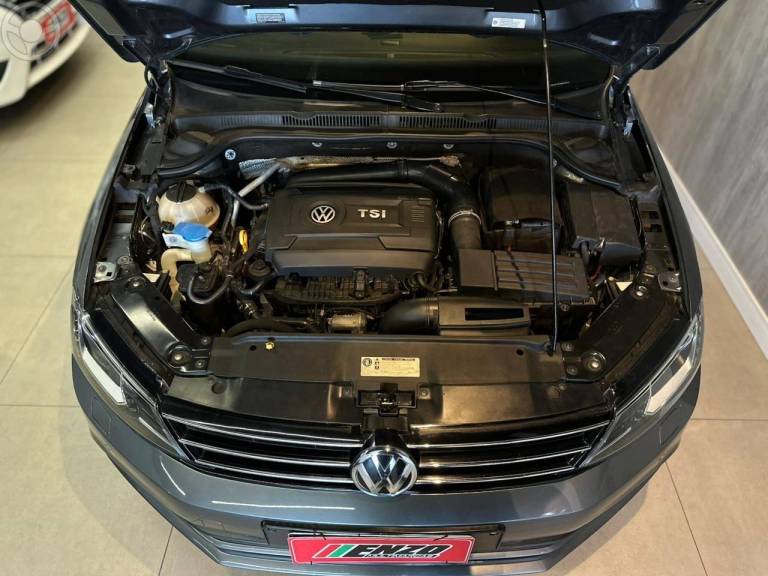 VOLKSWAGEN - JETTA 2.0 TSI HIGHLINE 211CV 4P DSG - 2015/2016 - CINZA - R$ 89.900,00