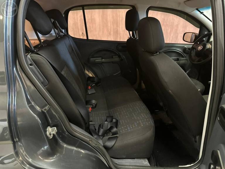 FIAT - UNO 1.0 EVO VIVACE 8V FLEX 4P MANUAL - 2013/2013 - CINZA - R$ 34.900,00